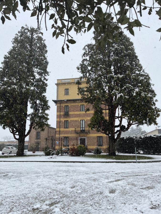 Hotel Villa Liberty Pontecurone Exterior foto